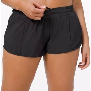 Hotty Hot Short 2.5” Black